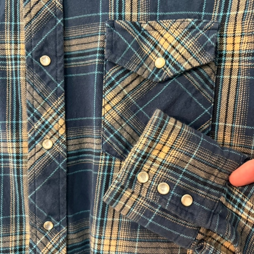 Wrangler Mens XL Blue Plaid Western Pearl Snap Shirt Long Sleeve Raw Hem Grunge - Picture 7 of 16
